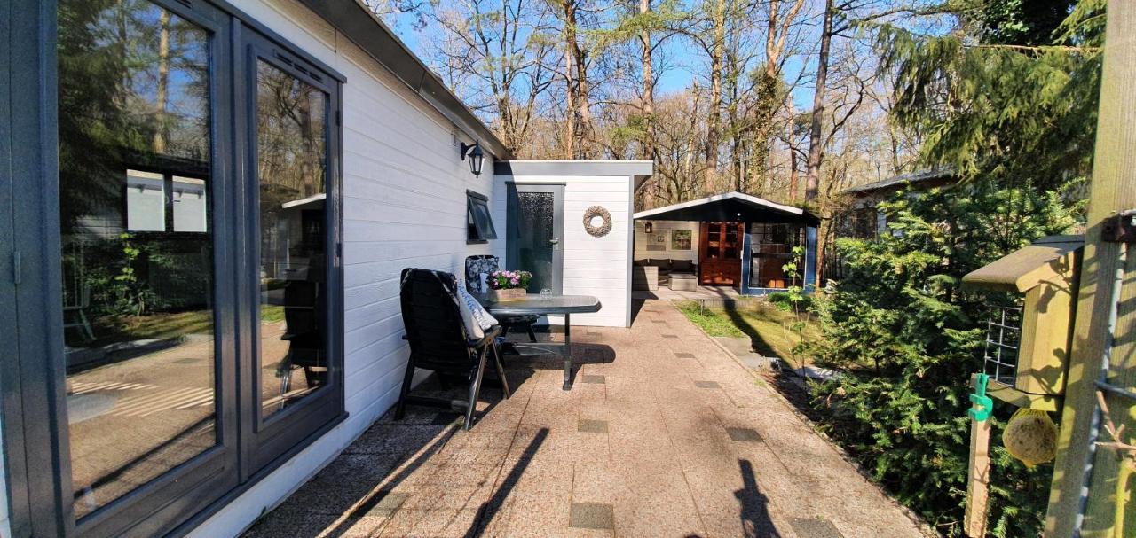Chalet 11, in het bos Doornspijk Buitenkant foto